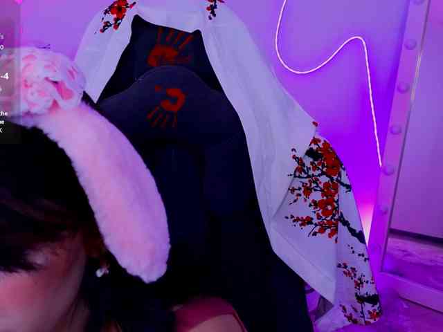 CoralineJones webcam