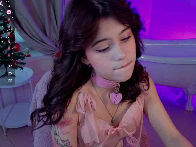 CoralineJones webcam