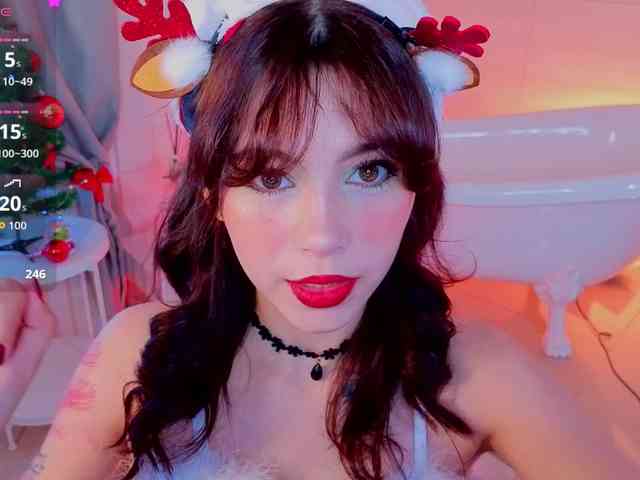 CoralineJones webcam