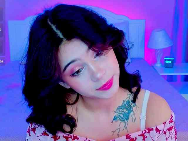 CoralineJones webcam