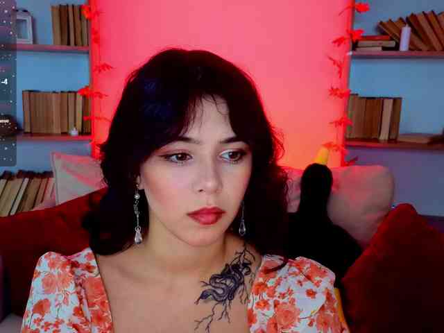 CoralineJones webcam