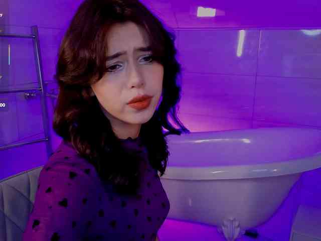 CoralineJones webcam