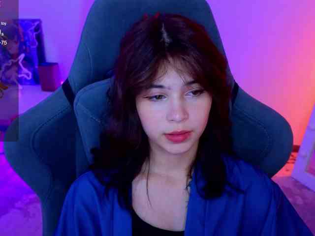 CoralineJones webcam