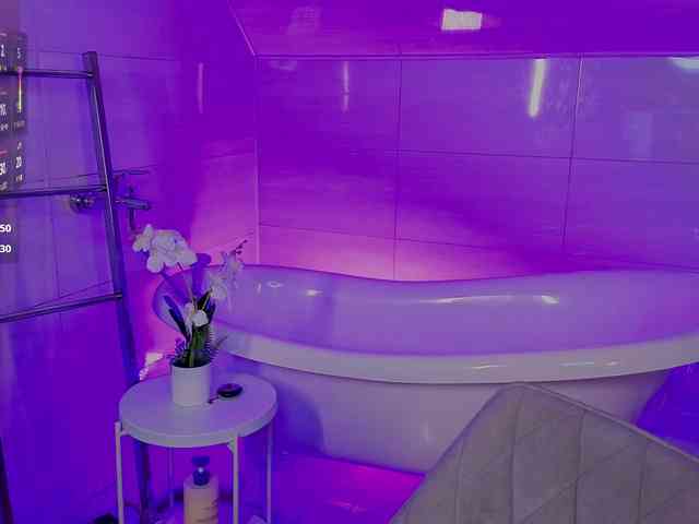 CoralineJones webcam