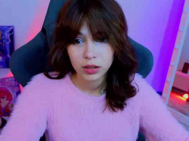 CoralineJones webcam