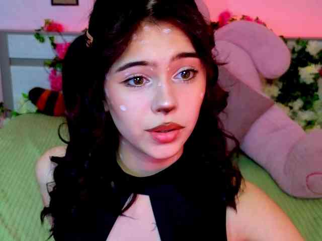 CoralineJones webcam