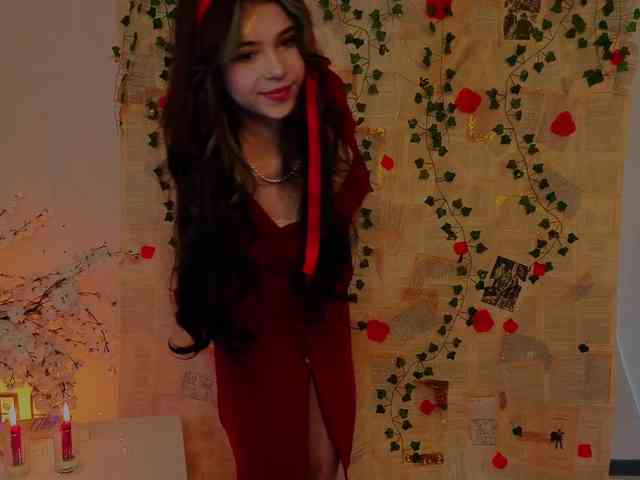 CoralineJones webcam