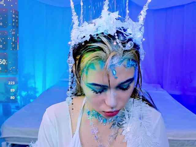 CoralineJones webcam