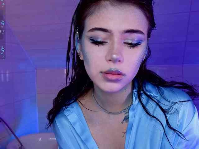 CoralineJones webcam