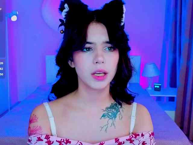 CoralineJones webcam