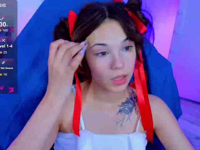 CoralineJones webcam