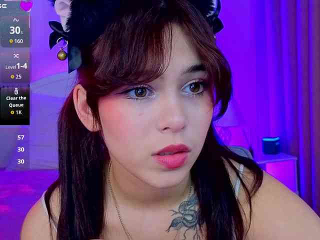 CoralineJones webcam