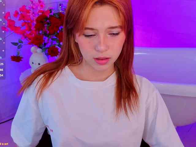 CoralineJones webcam