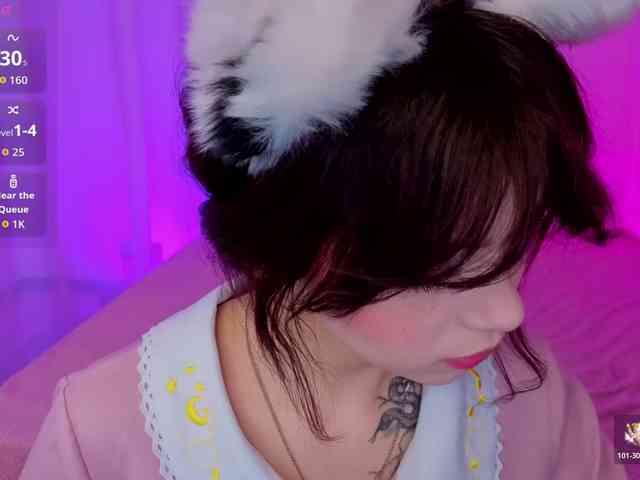 CoralineJones webcam