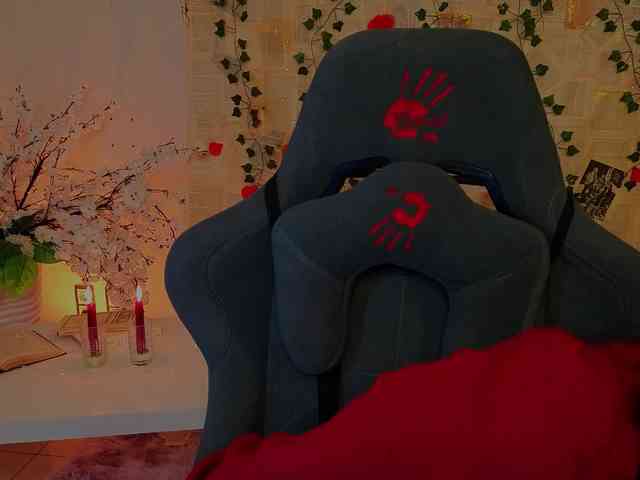 CoralineJones webcam