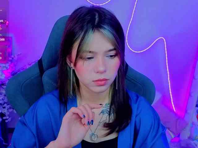 CoralineJones webcam