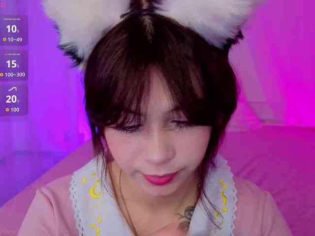 CoralineJones webcam