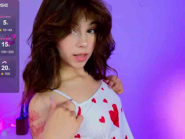 CoralineJones webcam