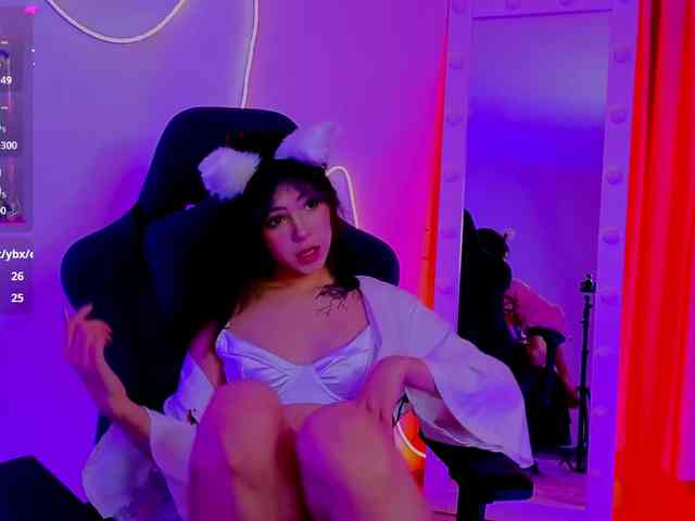 CoralineJones webcam