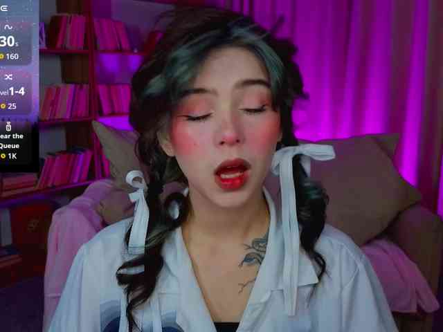 CoralineJones webcam