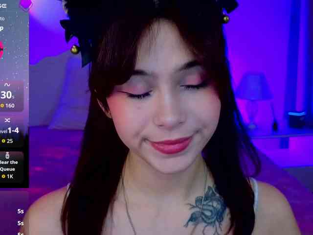 CoralineJones webcam