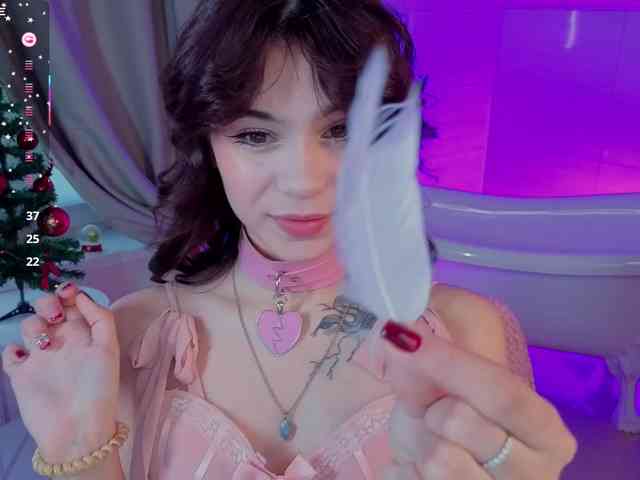 CoralineJones webcam