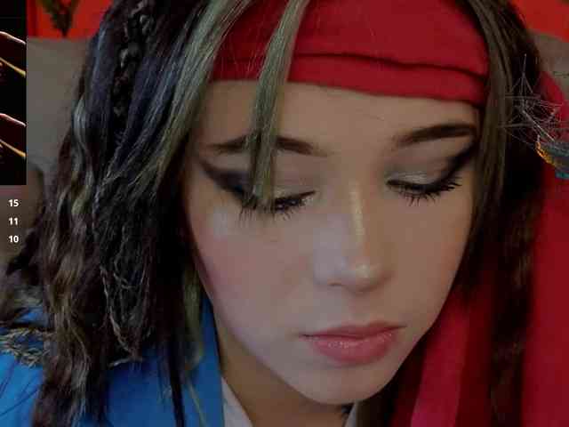 CoralineJones webcam