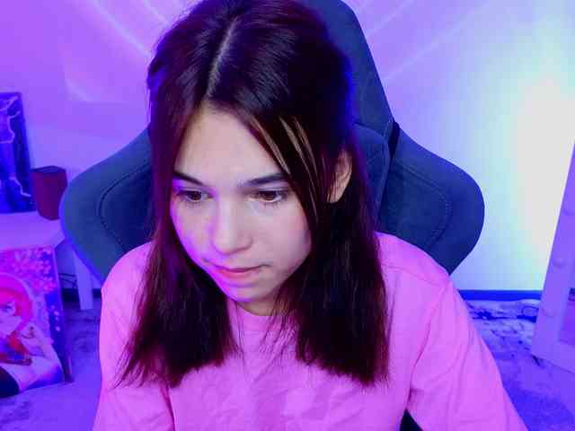 CoralineJones webcam