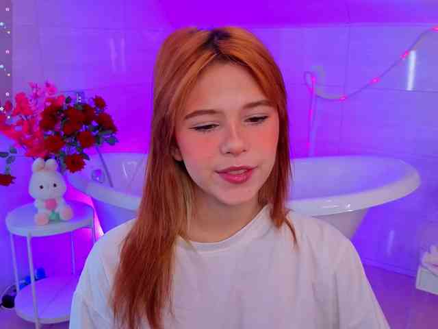 CoralineJones webcam