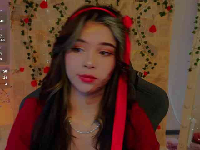 CoralineJones webcam