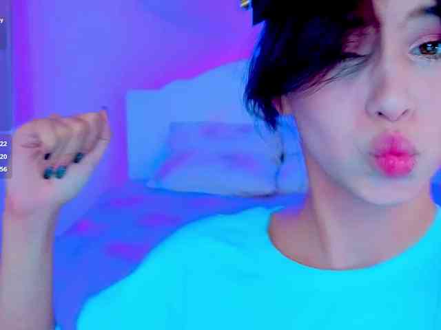 CoralineJones webcam