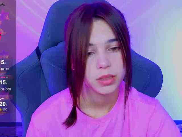 CoralineJones webcam