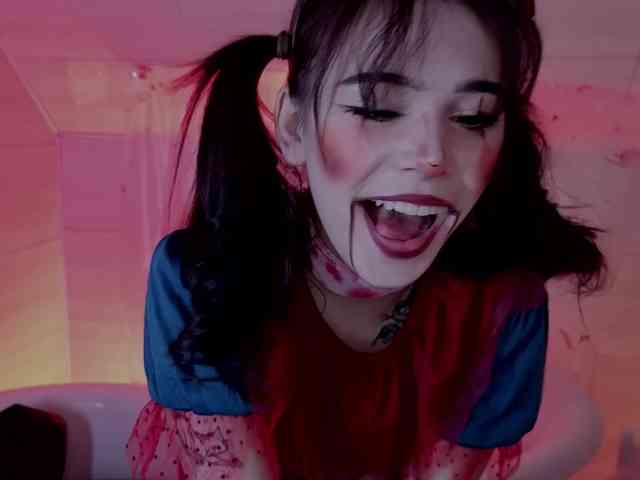 CoralineJones webcam