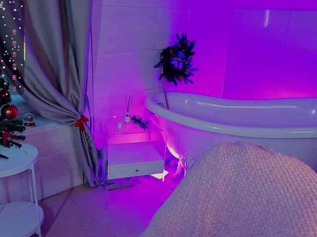 CoralineJones webcam