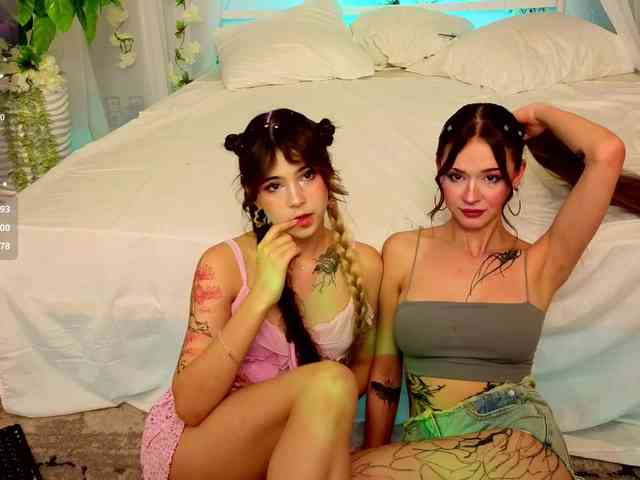 CoralineJones Live Webcam on BongaCams CoralineJones Live Webcam on BongaCams