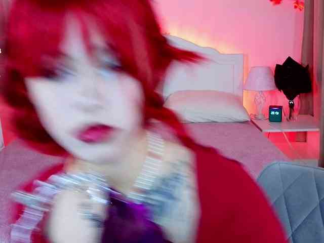 CoralineJones webcam