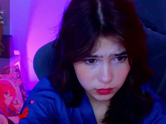 CoralineJones webcam