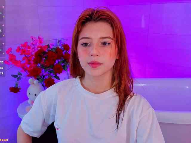 CoralineJones webcam