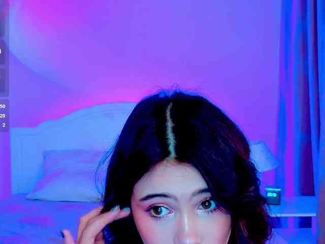 CoralineJones webcam