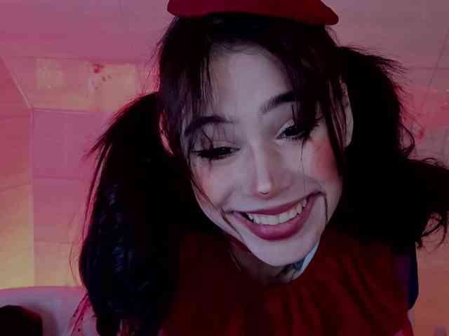 CoralineJones webcam
