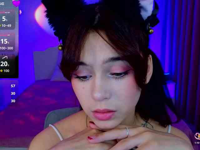 CoralineJones webcam