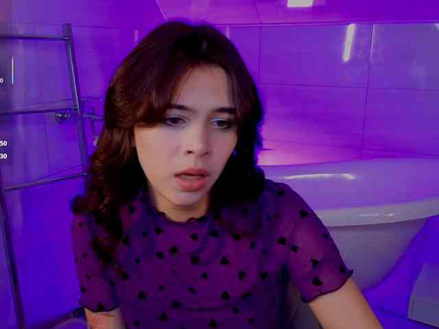 CoralineJones webcam