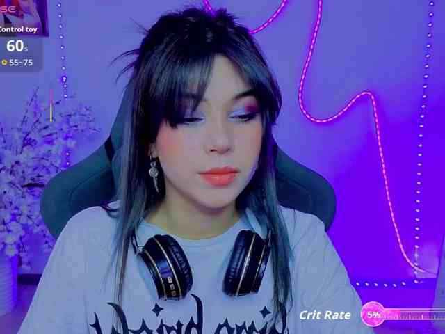 CoralineJones webcam