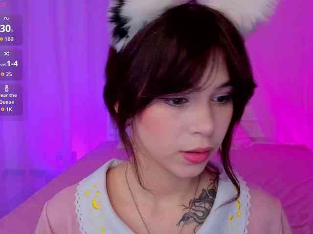 CoralineJones webcam