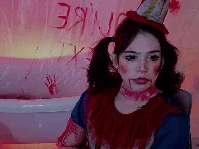 CoralineJones webcam