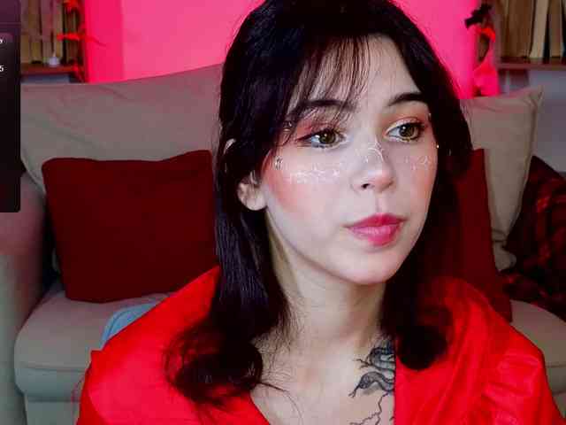CoralineJones webcam