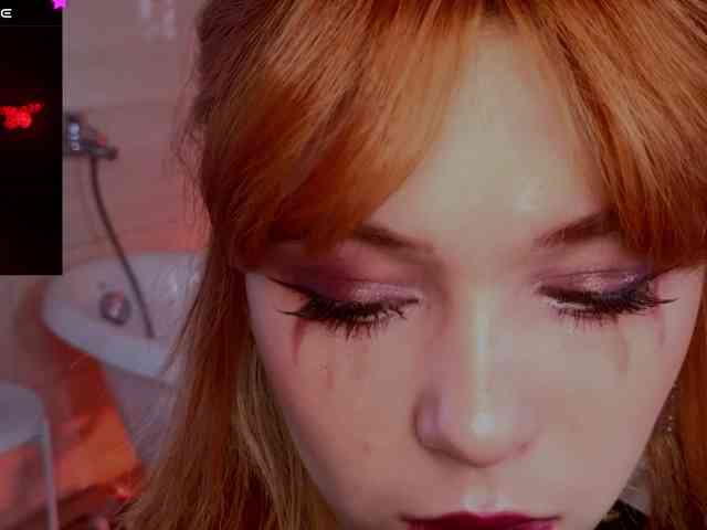 CoralineJones webcam