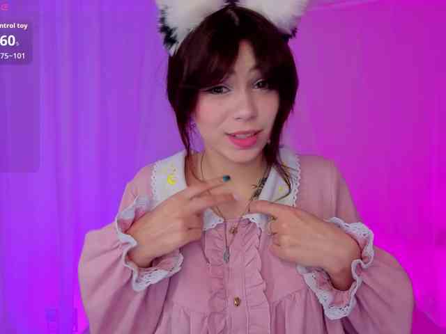 CoralineJones webcam