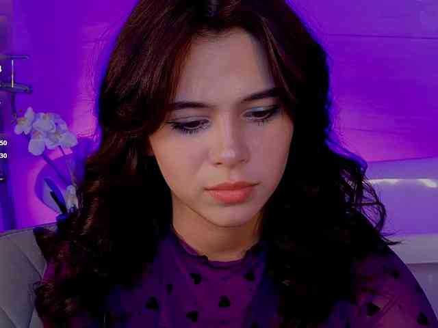 CoralineJones webcam