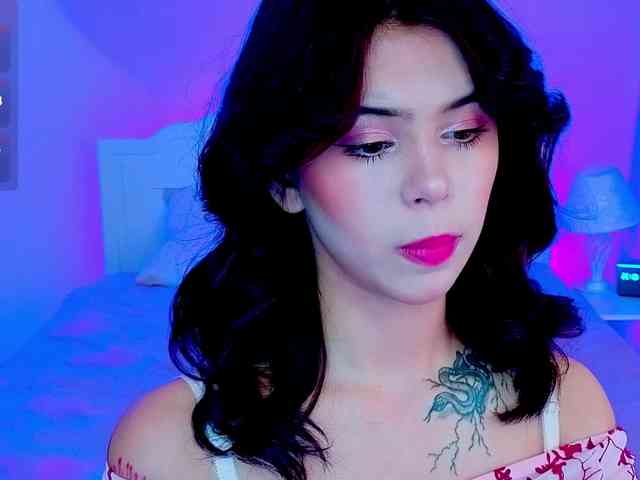 CoralineJones webcam